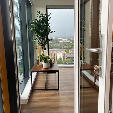 Luxury 2 Bedroom En-Suite Apartment Balcony Views Manchester Exterior photo