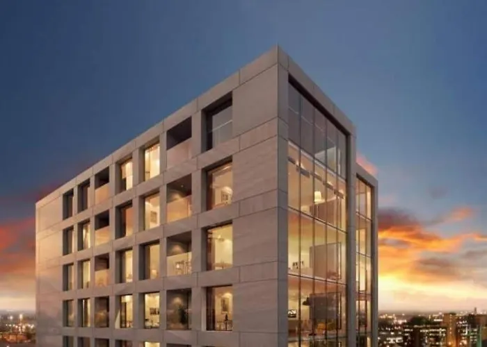 Luxury 2 Bedroom En-Suite Apartment Balcony Views